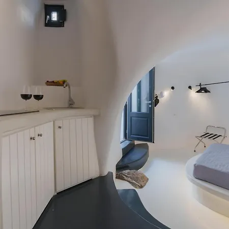 Alba Caverns 3* ثيرا