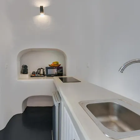 Alba Caverns Fira (Santorini)