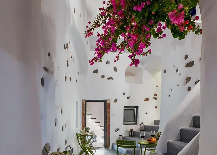 Alba Caverns Aparthotel 3*