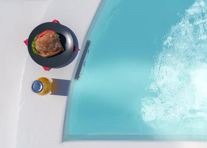 Alba Caverns Fira (Santorini)